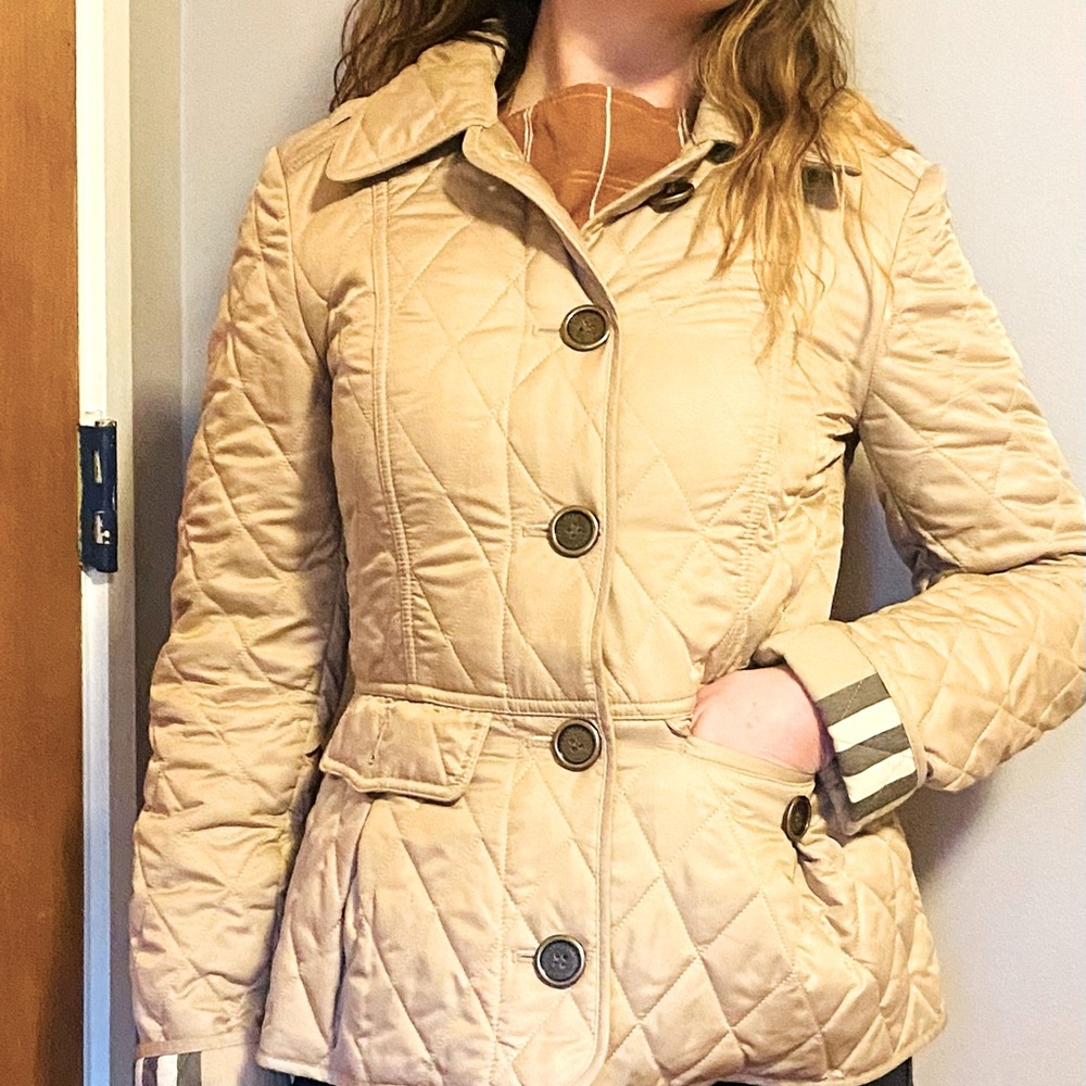 XS Burberry quilted waisted jacket